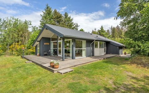 Elevine - 300M to the Fjord: Haus, Zuhause, Wohngebiet, Dach, Hütte, Grundstueck, Estate, Garten, Garten, Abstellgleis