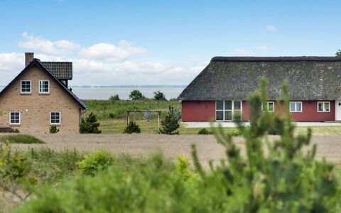 Karmen - 300M to the Fjord: Haus, Dach, Zuhause, Hütte, Schuppen, Gartenbauten, Abstellgleis, Garten, Blockhaus, Hütte