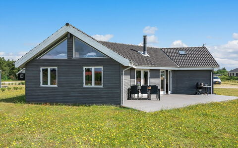 Karmen - 300M to the Fjord: Haus, Dach, Zuhause, Hütte, Schuppen, Gartenbauten, Abstellgleis, Garten, Blockhaus, Hütte