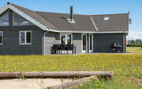 Karmen - 300M to the Fjord: Haus, Dach, Zuhause, Hütte, Schuppen, Gartenbauten, Abstellgleis, Garten, Blockhaus, Hütte