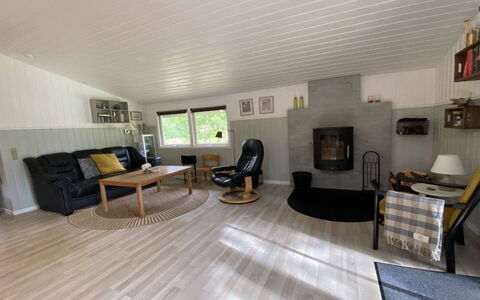 Ottilie - 350M to the Fjord: Flooring, Fussboden, Holz, Interior Design, Holzboden, Decke, Möbel, Wohnzimmer, Zimmer, Couch