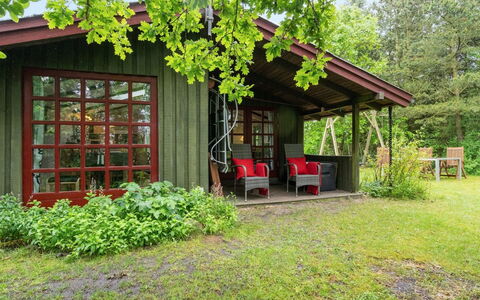 Gail - 400M to the Fjord: Möbel, Interior Design, Flooring, Holz, Fussboden, Decke, Holzboden, Stuhl, Tabelle, Beleuchtung