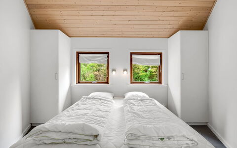 Reiner - 300M to the Fjord: Wand, Holz, Interior Design, Decke, Schlafzimmer, Flooring, Fussboden, Bett, Zimmer, Bedding