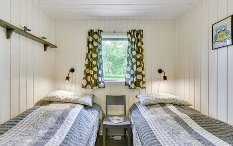 Elizabeth - 400M to the Fjord: Holz, Interior Design, Zuhause, Decke, Möbel, Fussboden, Schlafzimmer, Bett, Bettrahmen, Bedding
