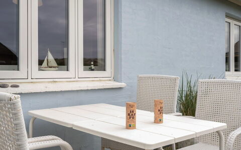Fransiska - from the Sea: Möbel, Interior Design, Flooring, Holz, Fussboden, Decke, Holzboden, Stuhl, Tabelle, Beleuchtung