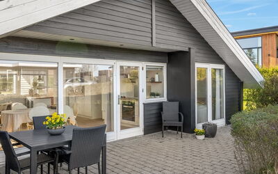Joannes - 200M from the Sea