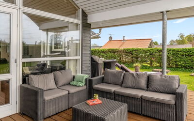 Nine - 200M from the Sea