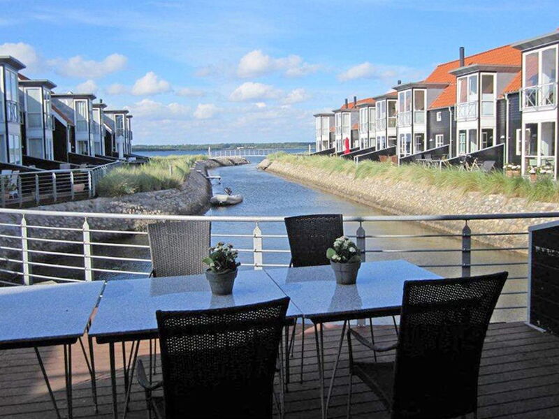 esmer - 100m From The Sea
