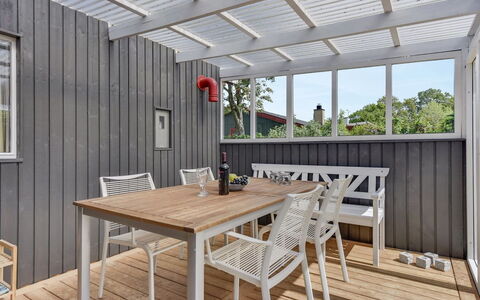 Agnita - 300M from the Sea: Möbel, Interior Design, Flooring, Holz, Fussboden, Decke, Holzboden, Stuhl, Tabelle, Beleuchtung
