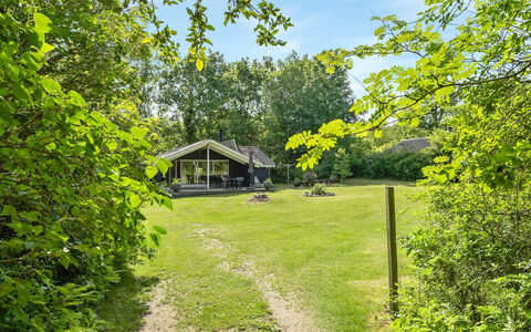 Yngve - 56.5Km from the Sea: Dach, Haus, Zuhause, Hütte, Abstellgleis, Estate, Auffahrt, Gartenbauten, Garten, Schuppen