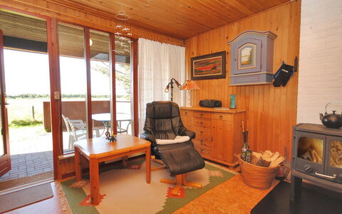 Neven - 900M from the Sea: Möbel, Interior Design, Flooring, Holz, Fussboden, Decke, Zimmer, Stuhl, Beleuchtung, Wohnzimmer