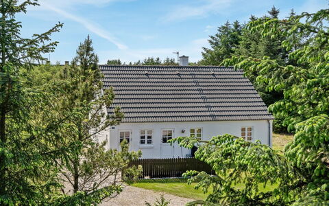Minja - 900M from the Sea: Hütte, Dach, Zuhause, Steigung, Hütte, Abstellgleis
