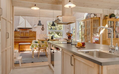 Eroll - 1.8Km from the Sea: Küche, Interior Design, Möbel, Countertop, Holz, Light Fixture, Flooring, Decke, Cabinetry, Beleuchtung