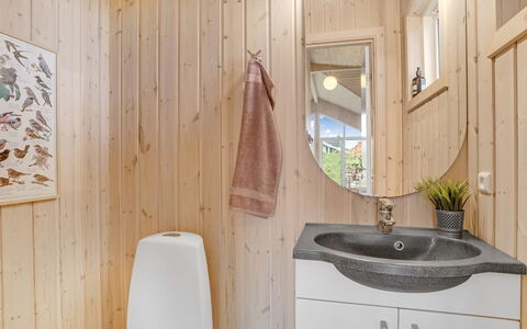Tecumseh - 150M from the Sea: Holz, Armatur, Flooring, Fussboden, Interior Design, Sinken, Installation, Badezimmer, Zimmer, Bad Sink
