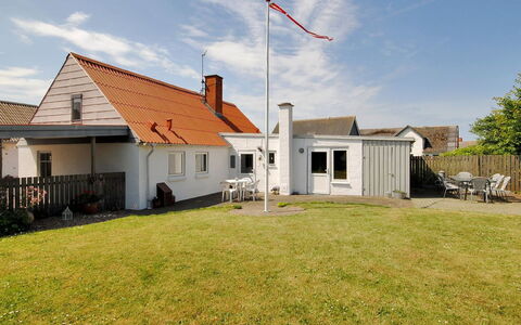 Gertina - 40M to the Fjord: Himmel, Gebäude, Dach, Haus, Zuhause, Wohngebiet, Die Architektur, Hütte, Grundstueck, Menschliche Siedlung