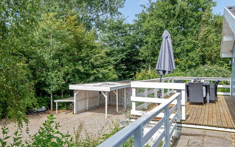 Gudfast - 300M to the Fjord: Die Architektur, Dach, Zuhause, Verbundwerkstoff, Daylighting, Abstellgleis, Auffahrt