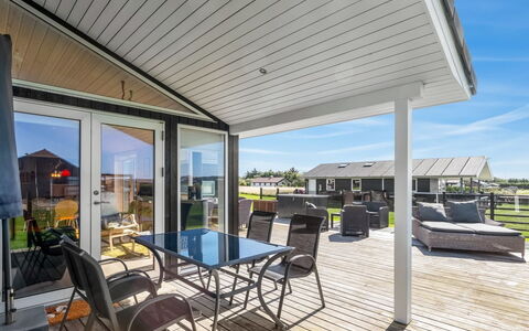 Ginia - 150M to the Fjord: Decke, Flooring, Interior Design, Fussboden, Verbundwerkstoff, Möbel, Resort, Hotel, Design, Daylighting