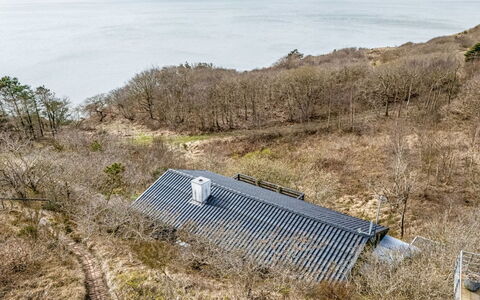 Heera - 100M to the Fjord: Möbel, Interior Design, Flooring, Holz, Fussboden, Decke, Holzboden, Stuhl, Tabelle, Beleuchtung
