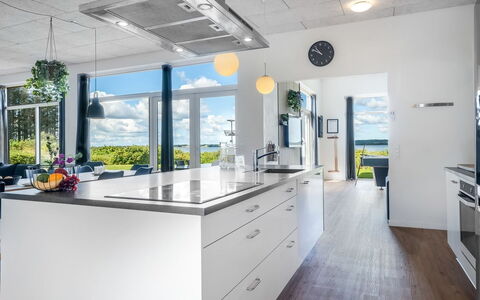 Eloise - 50M to the Fjord: Die Architektur, Dach, Zuhause, Verbundwerkstoff, Daylighting, Abstellgleis, Auffahrt