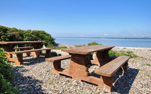 Eloise - 50M to the Fjord: Meer, Küsten Und Ozeanische Forms, Küste, Ozean, Außenbank, Gartenmöbel, Ufer, Strand, Bank, Picknicktisch