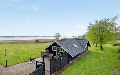 Henrieke - 250M to the Fjord: Wohngebiet, Dach, Vorort, Auffahrt, Estate, Kamin