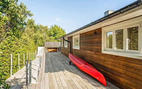 Eljas - 200M to the Fjord: Möbel, Interior Design, Flooring, Holz, Fussboden, Decke, Holzboden, Stuhl, Tabelle, Beleuchtung