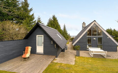 Brunhild - 300M to the Fjord: Dach, Haus, Grundstueck, Zuhause, Hütte, Estate, Gartenbauten, Schatten, Blockhaus, Landscaping