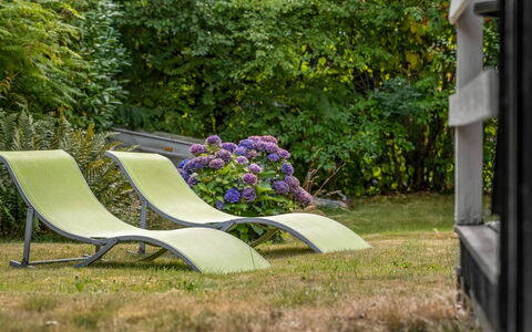 Brimi - 450M from the Sea: Gartenmöbel, Garten, Ground, Rasen, Schatten, Stuhl, Landscaping, Design, Park