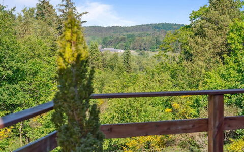 Amai - 1.5Km from the Sea: Dach, Haus, Zuhause, Hütte, Abstellgleis, Estate, Auffahrt, Gartenbauten, Garten, Schuppen