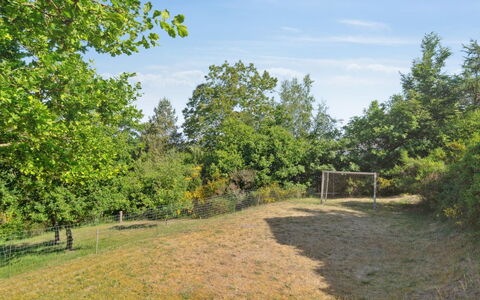 Amai - 1.5Km from the Sea: Dach, Haus, Zuhause, Hütte, Abstellgleis, Estate, Auffahrt, Gartenbauten, Garten, Schuppen