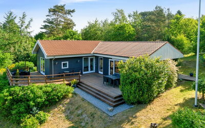 Amai - 1.5Km from the Sea