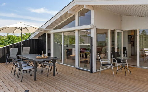 Drine - 700M from the Sea: Die Architektur, Dach, Zuhause, Verbundwerkstoff, Daylighting, Abstellgleis, Auffahrt