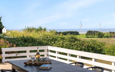 Drine - 700M from the Sea: Die Architektur, Dach, Zuhause, Verbundwerkstoff, Daylighting, Abstellgleis, Auffahrt