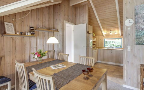 Dedo - 300M from the Sea: Dach, Haus, Grundstueck, Zuhause, Hütte, Estate, Gartenbauten, Schatten, Blockhaus, Landscaping