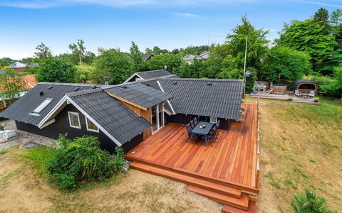 Stefani - 1Km from the Sea: Dach, Haus, Zuhause, Hütte, Estate, Schatten, Hartholz, Design, Abstellgleis, Deck