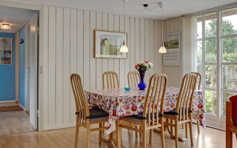 Vian - 200M from the Sea: Interior Design, Flooring, Möbel, Holz, Fussboden, Decke, Esszimmer, Holzboden, Zimmer, Küche & Esszimmer Tisch