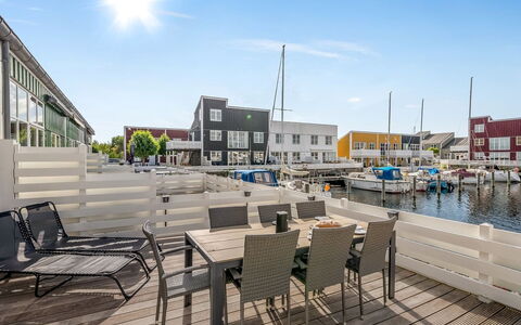 Milo - 5M from the Sea: Wohnung, Schatten, Promenade, Dock, Walkway, Hotel, Balkon
