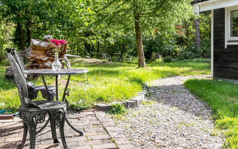 Fiallar - 7.5Km from the Sea: Wohngebiet, Dach, Vorort, Auffahrt, Estate, Kamin