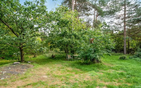 Fiallar - 7.5Km from the Sea: Wohngebiet, Dach, Vorort, Auffahrt, Estate, Kamin