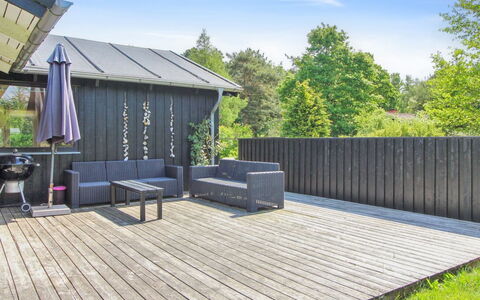 Nette - 300M from the Sea: Möbel, Interior Design, Flooring, Holz, Fussboden, Decke, Holzboden, Stuhl, Tabelle, Beleuchtung