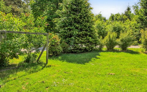 Nette - 300M from the Sea: Möbel, Interior Design, Flooring, Holz, Fussboden, Decke, Holzboden, Stuhl, Tabelle, Beleuchtung
