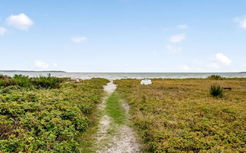 Raafael - 175M from the Sea: Himmel, Gras, Grün, Vegetation, Horizont, Natürliche Landschaft, Ökoregion, Wolke, Wiese, Sommer