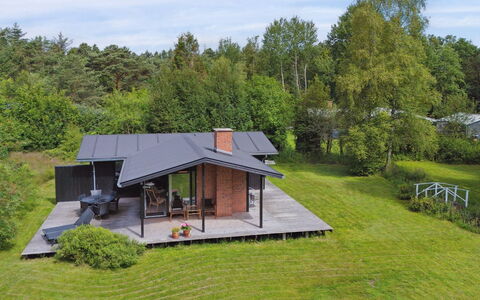 Skjold - 600M from the Sea: Hütte, Zuhause, Haus, Dach, Veranda, Estate, Abstellgleis, Gartenbauten, Bauernhaus, Garten