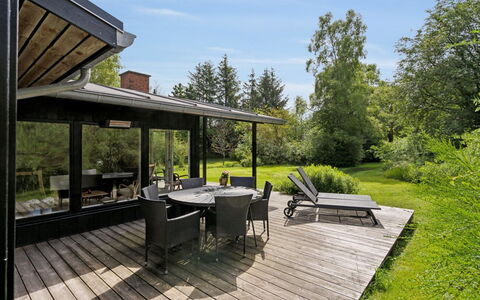Skjold - 600M from the Sea: Hütte, Zuhause, Haus, Dach, Veranda, Estate, Abstellgleis, Gartenbauten, Bauernhaus, Garten
