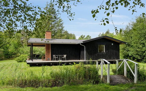 Skjold - 600M from the Sea: Hütte, Zuhause, Haus, Dach, Veranda, Estate, Abstellgleis, Gartenbauten, Bauernhaus, Garten