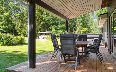 Teodora - 450M from the Sea: Die Architektur, Dach, Zuhause, Verbundwerkstoff, Daylighting, Abstellgleis, Auffahrt