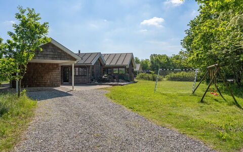Aimy - 350M from the Sea: Dach, Haus, Grundstueck, Zuhause, Hütte, Estate, Gartenbauten, Schatten, Blockhaus, Landscaping