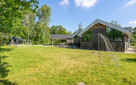 Aimy - 350M from the Sea: Dach, Haus, Grundstueck, Zuhause, Hütte, Estate, Gartenbauten, Schatten, Blockhaus, Landscaping