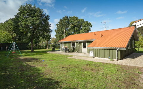 Hermand - 700M from the Sea: Gras, Dach, Haus, Zuhause, Hütte, Grundstueck, Ländliches Gebiet, Einfach, Rasen, Bauernhaus