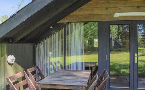 Melba - 8Km from the Sea: Blau, Strauch, Hütte, Ground, Garten, Estate, Schatten, Landscaping, Bauernhaus, Eco Hotel